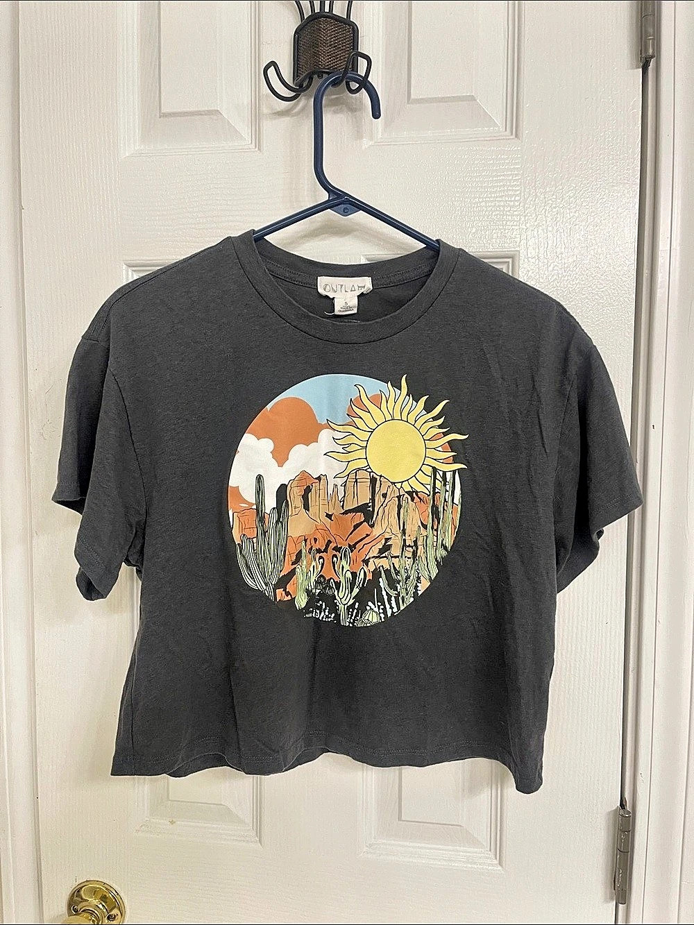 Outlaw Graphic Tee in Black Size Small Like New